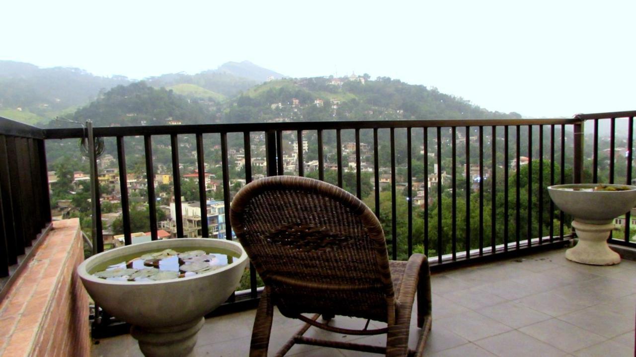 Bunk Planet Hotel Kandy Exterior foto