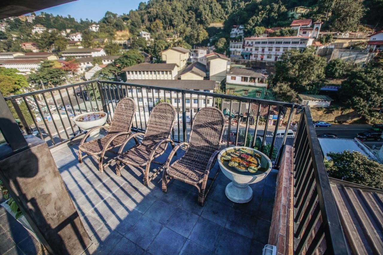 Bunk Planet Hotel Kandy Exterior foto